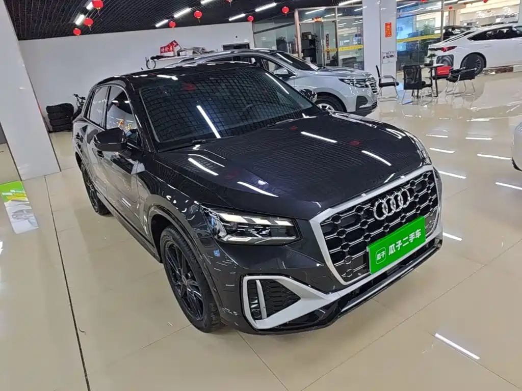 Audi Q2L 2024