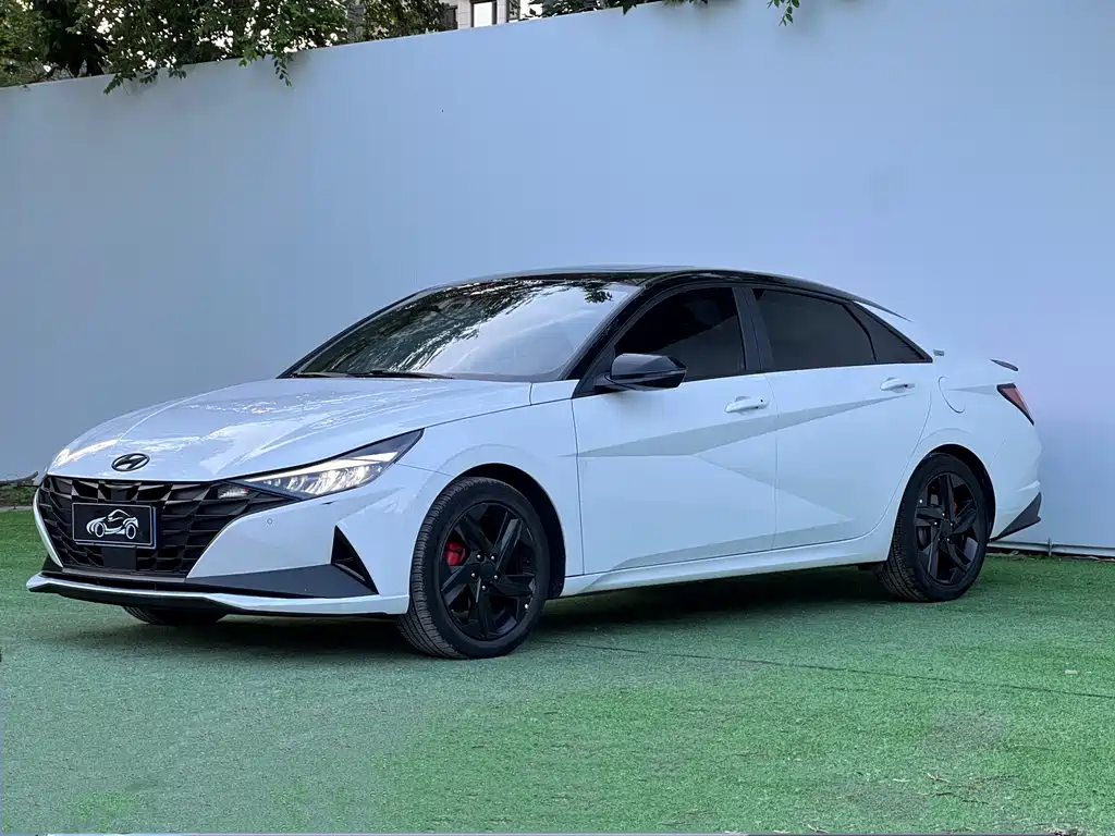 Hyundai Elantra 2022