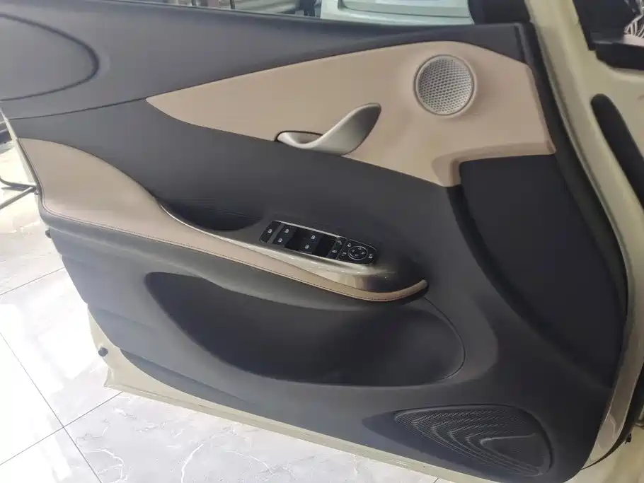 BYD Dolphin 2023