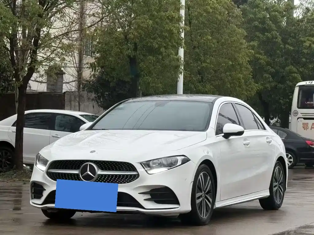 Mercedes-Benz A-Class 2019 — фото 1