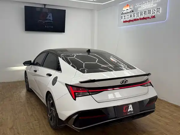 Hyundai Elantra 2023