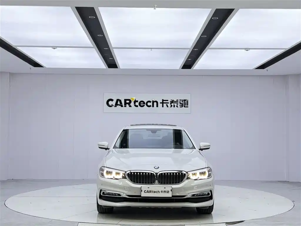 BMW 5 Series 2018 — фото 3