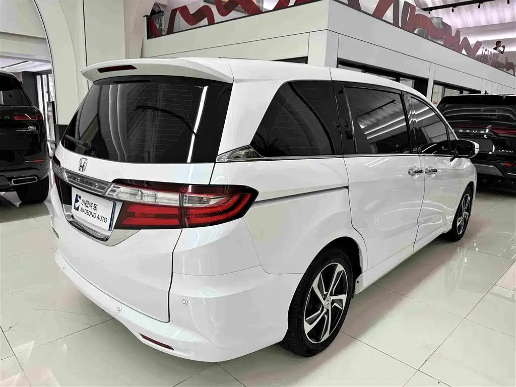 Honda Odyssey 2018 — фото 15