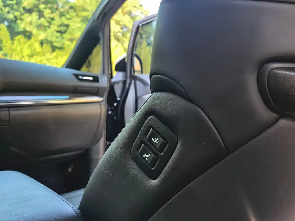 Toyota Alphard 2023 — фото 21
