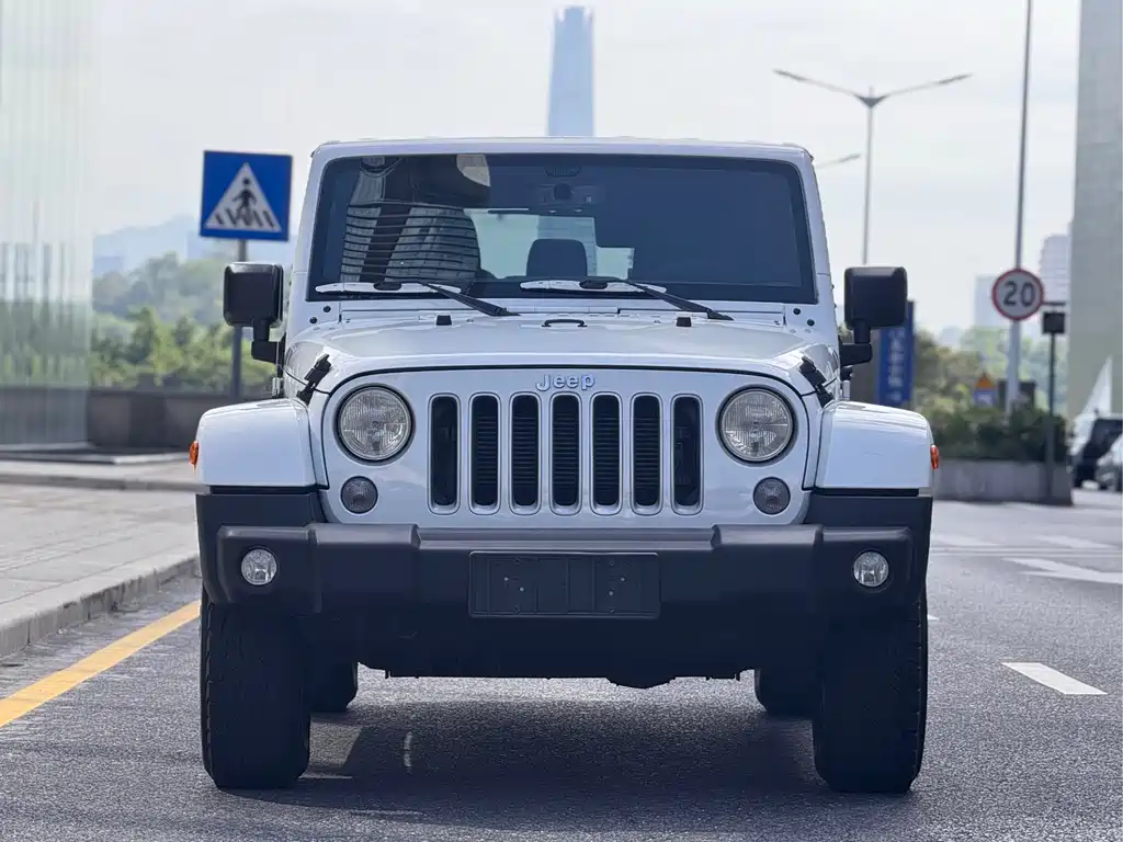 Jeep Wrangler 2016 — фото 2