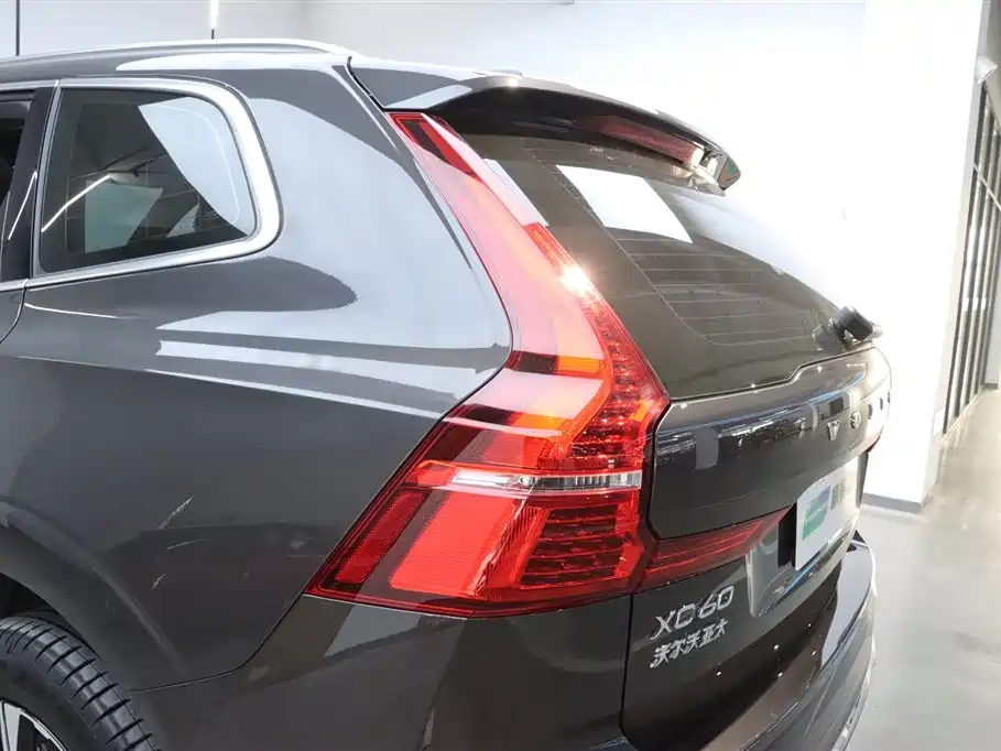 Volvo XC60 2024 — фото 24