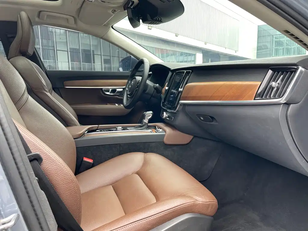 Volvo S90 2018 — фото 13