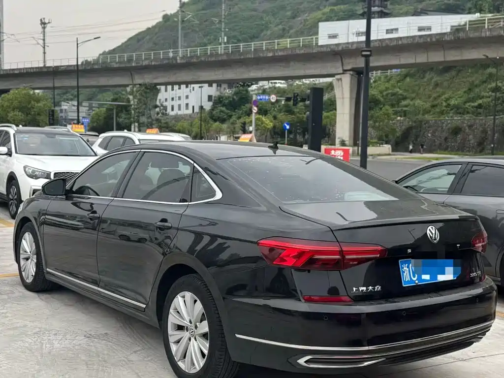 Volkswagen Passat 2020 — фото 6