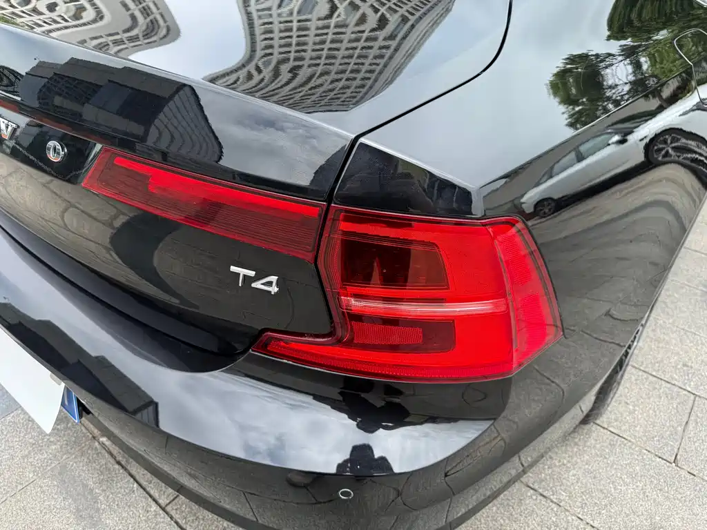 Volvo S90 2018 — фото 37