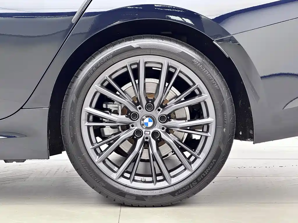 BMW 3 Series 2021 — фото 17