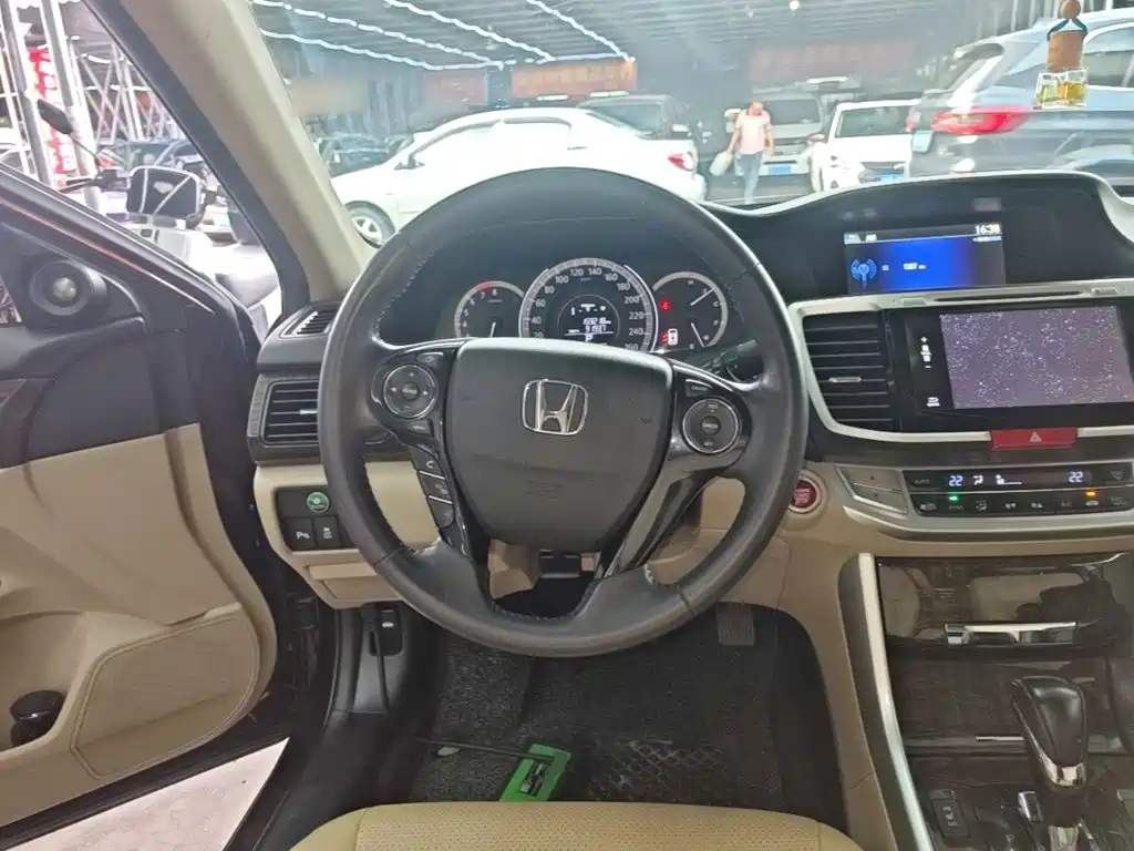 Honda Accord 2014 — фото 11