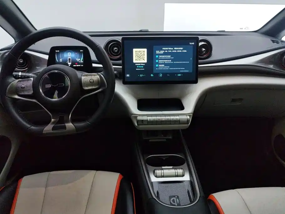 BYD Dolphin 2022 — фото 12