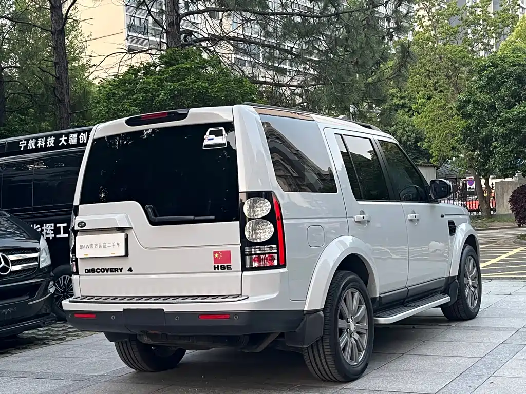 Land Rover Discovery 2015 — фото 13