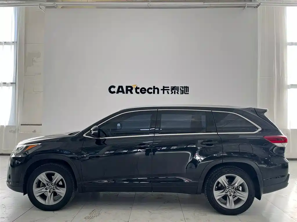 Toyota Highlander 2018 — фото 16