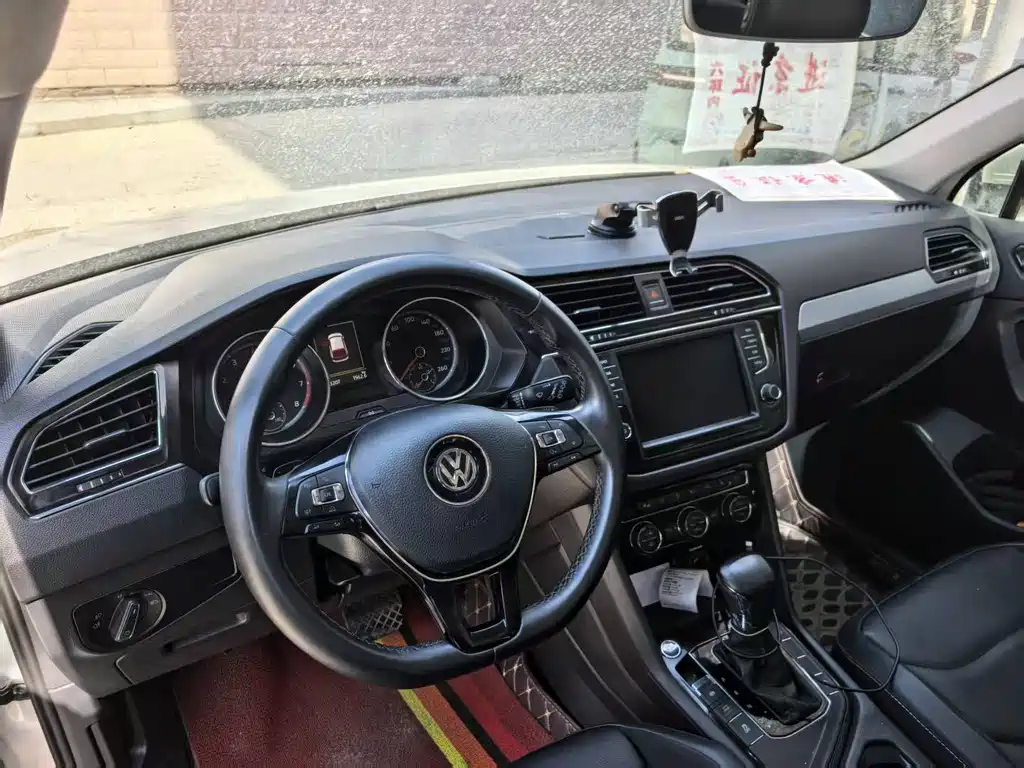 Volkswagen Tiguan L 2018 — фото 10