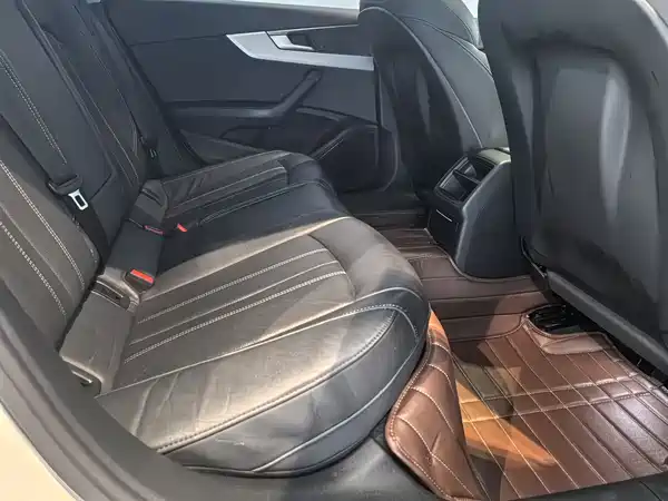 Audi A4L 2020