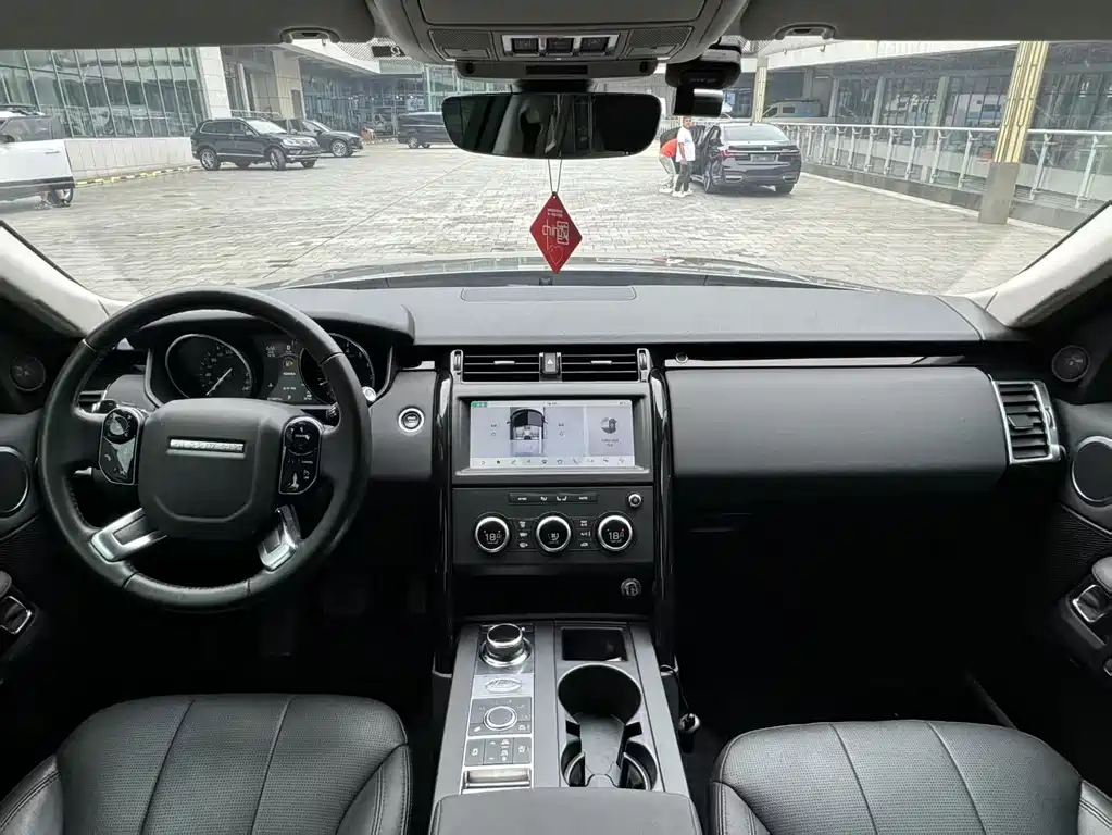 Land Rover Discovery 2018 — фото 6