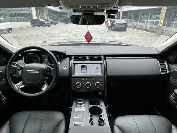 Land Rover Discovery 2018
