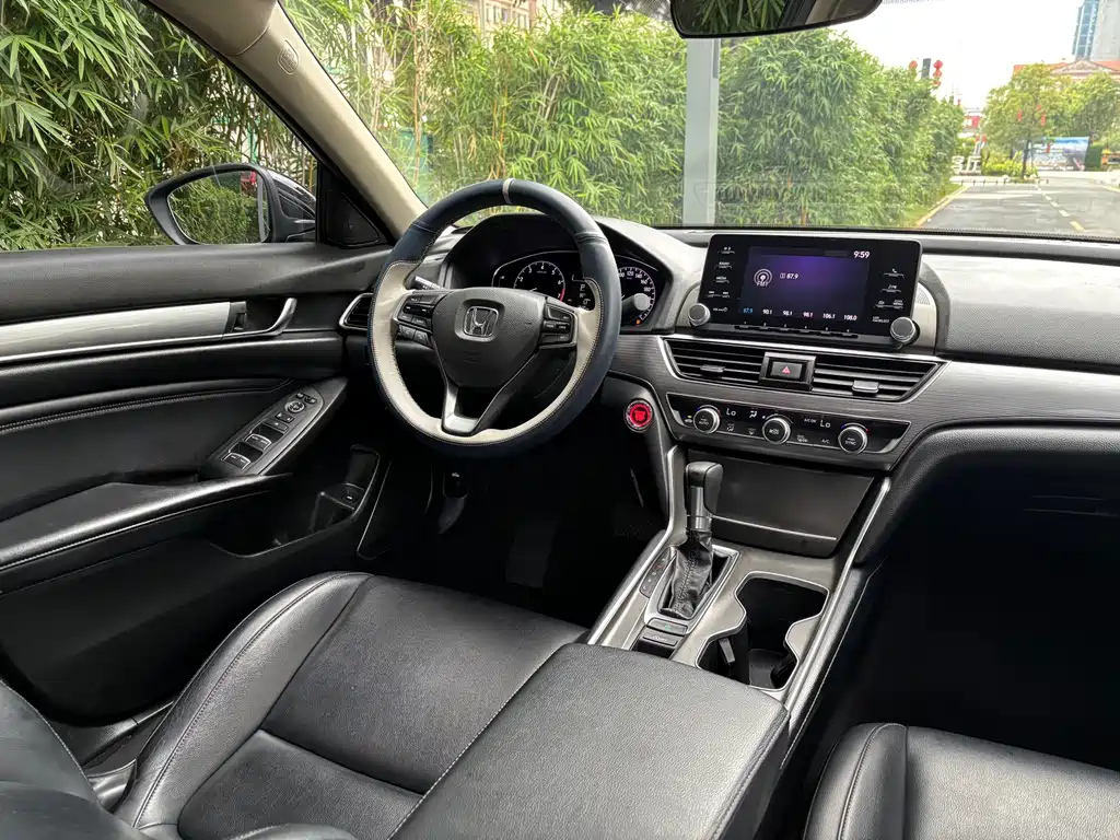 Honda Accord 2018 — фото 7