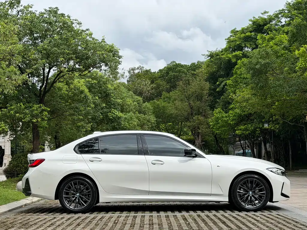 BMW 3 Series 2024
