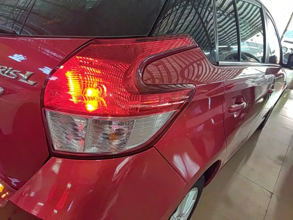 Toyota Yaris L 2016 — фото 8