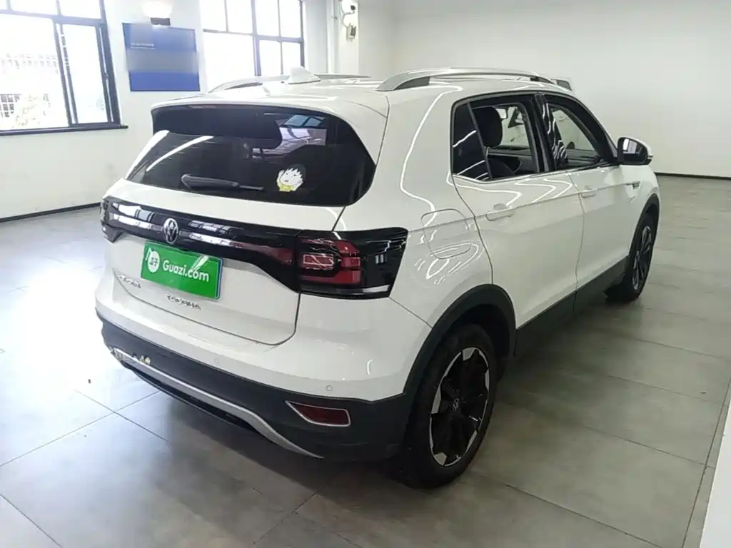 Volkswagen Explore The Shadows 2021