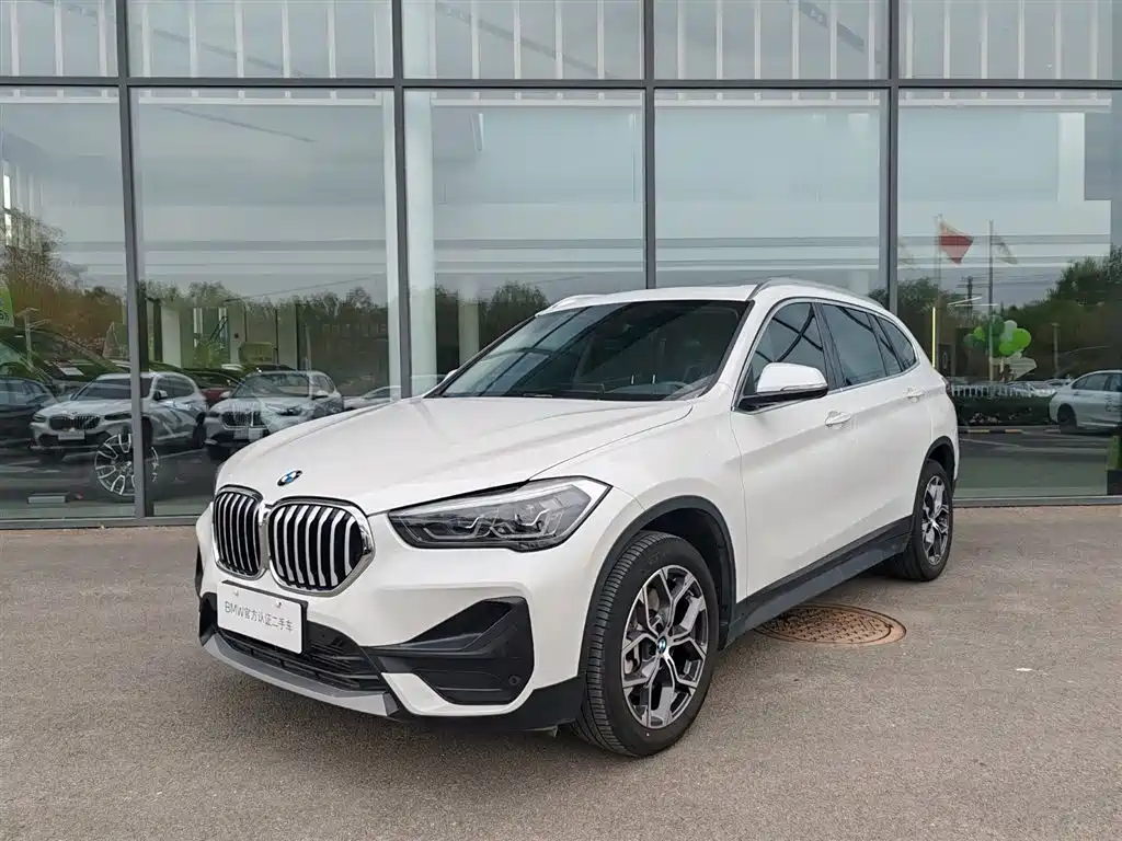 BMW X1 2022 — фото 1