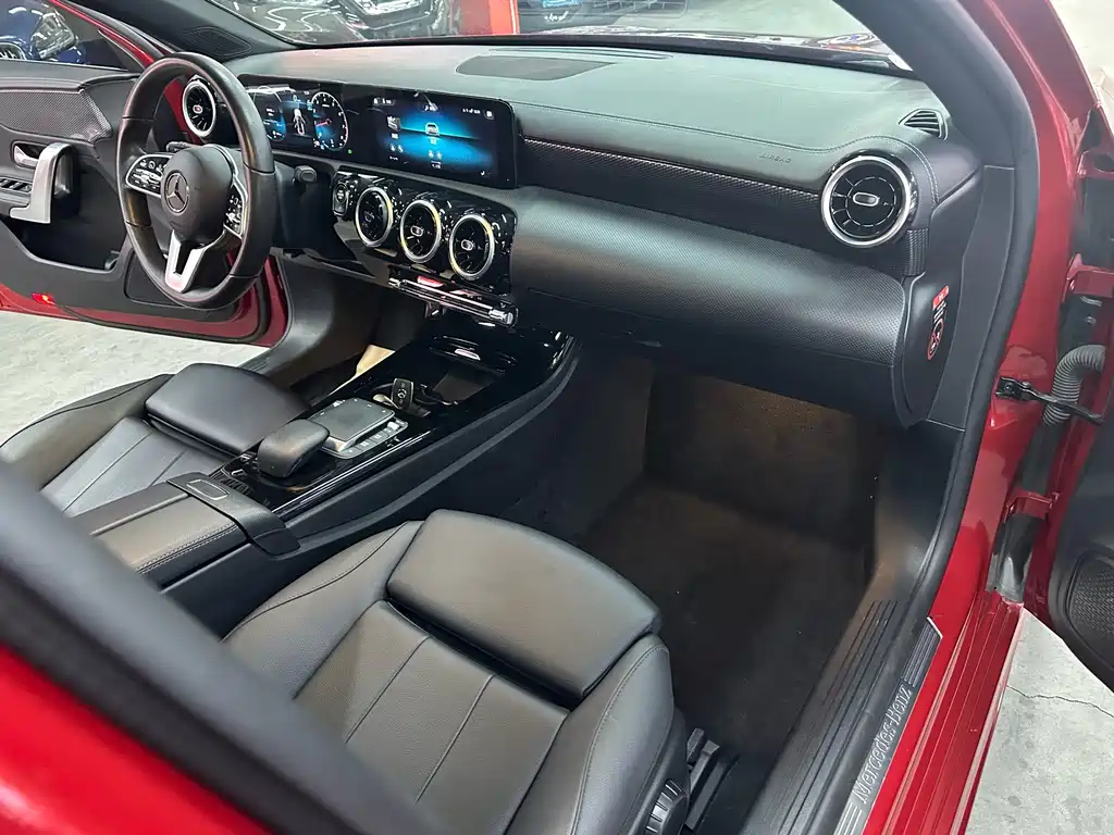 Mercedes-Benz A-Class 2022 — фото 9