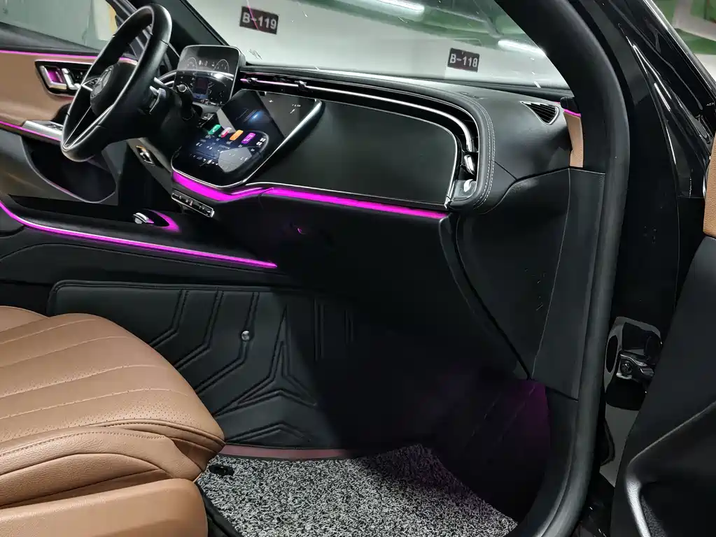 Mercedes-Benz E-Class 2025 — фото 12