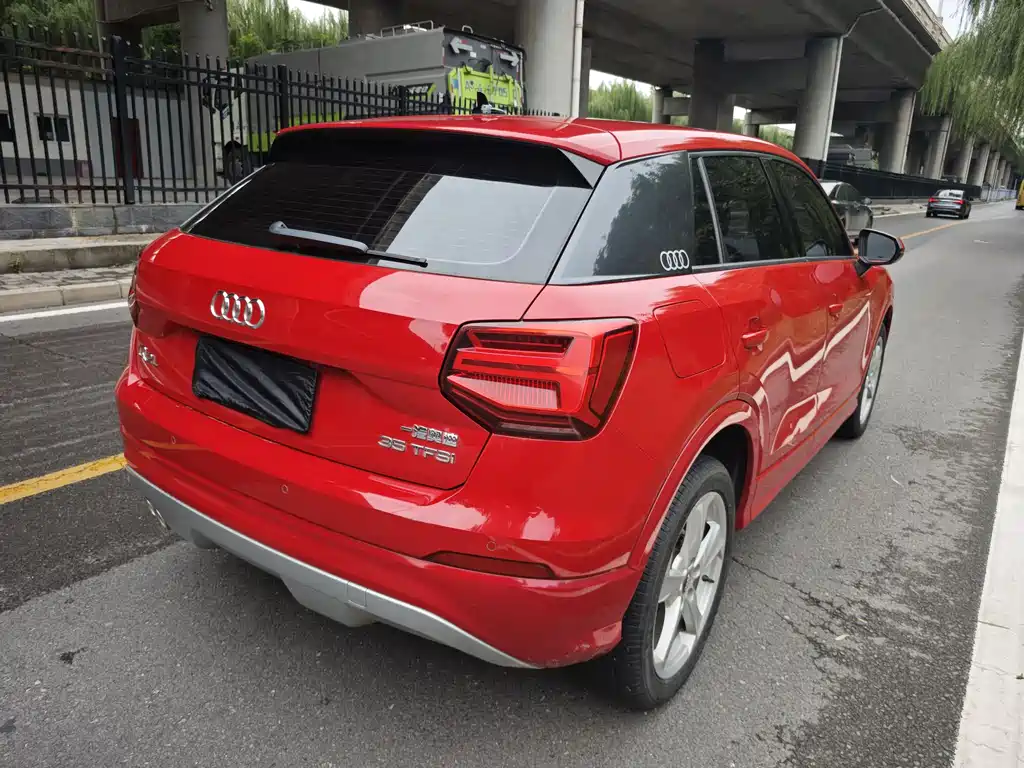 Audi Q2L 2019 — фото 7