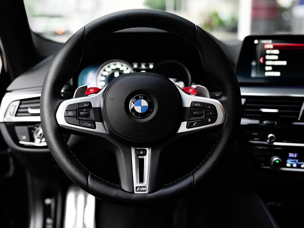 BMW M5 2019 — фото 8