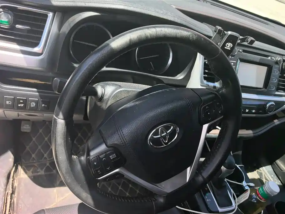 Toyota Highlander 2018 — фото 15