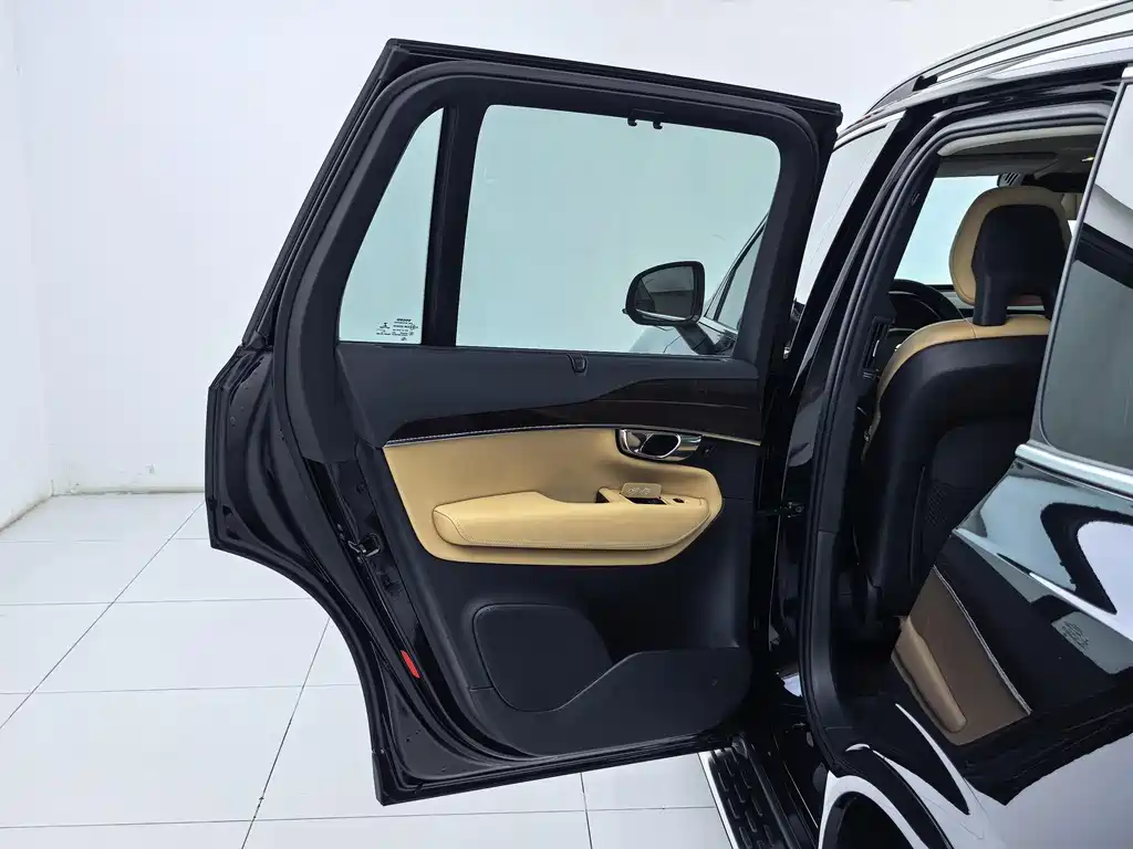 Volvo XC90 2016 — фото 21