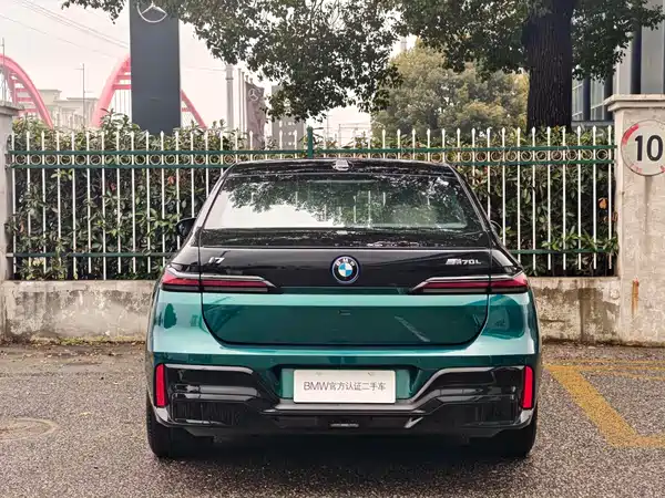 BMW i7 M70L 2023