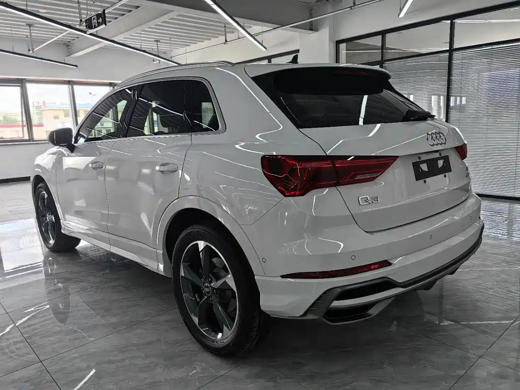 Audi Q3 2023 — фото 6