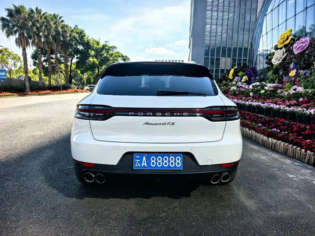Porsche Macan 2019 — фото 16