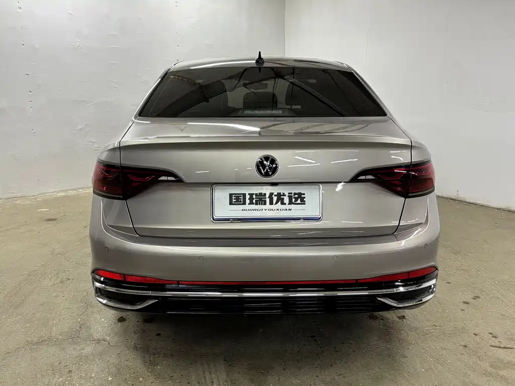 Volkswagen Sagitar 2022
