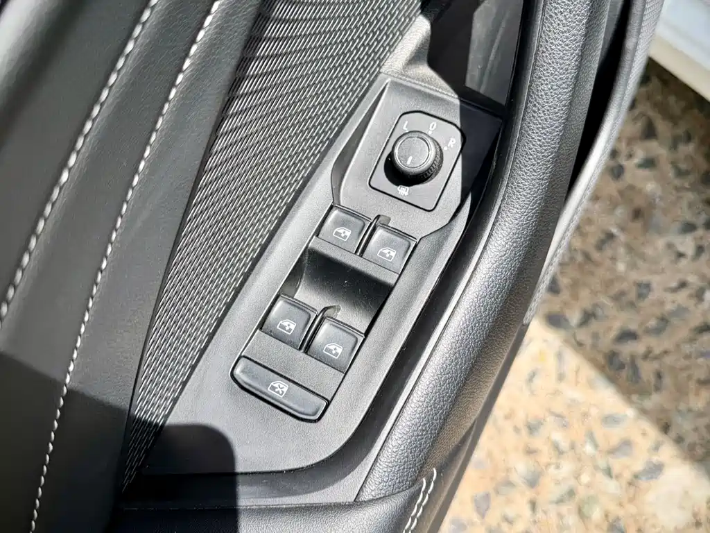 Skoda Octavia 2023 — фото 17