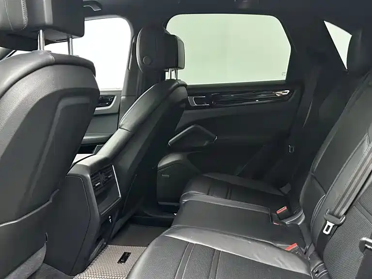 Porsche Cayenne 2020 — фото 11