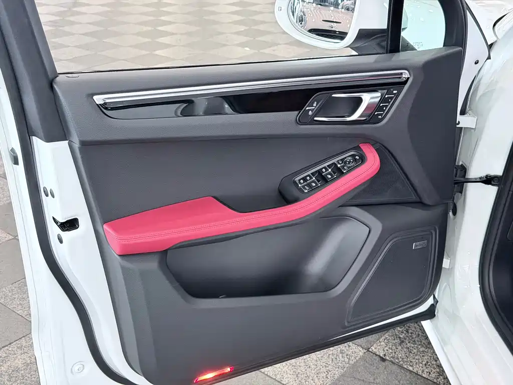 Porsche Macan 2021 — фото 10