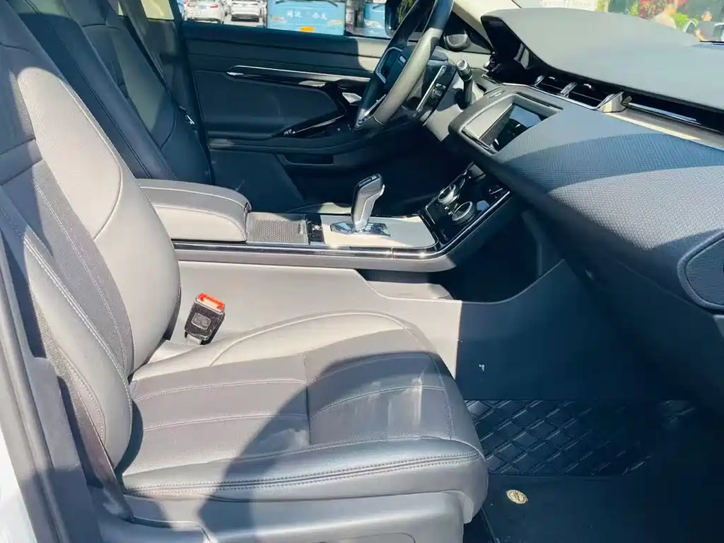 Land Rover Evoque 2021 — фото 3