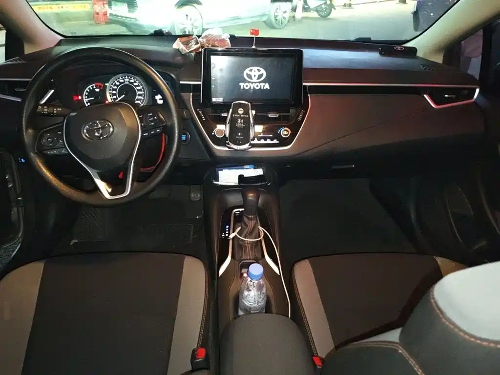 Toyota Corolla 2023 — фото 13