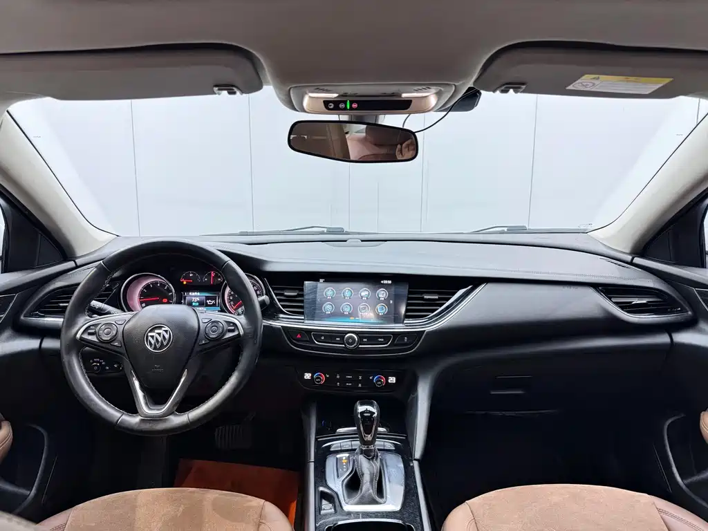 Buick Regal 2018 — фото 17