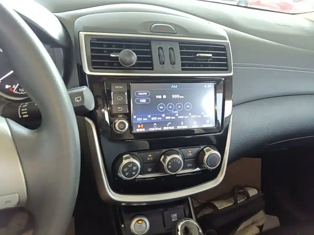 Nissan Tiida 2018 — фото 13