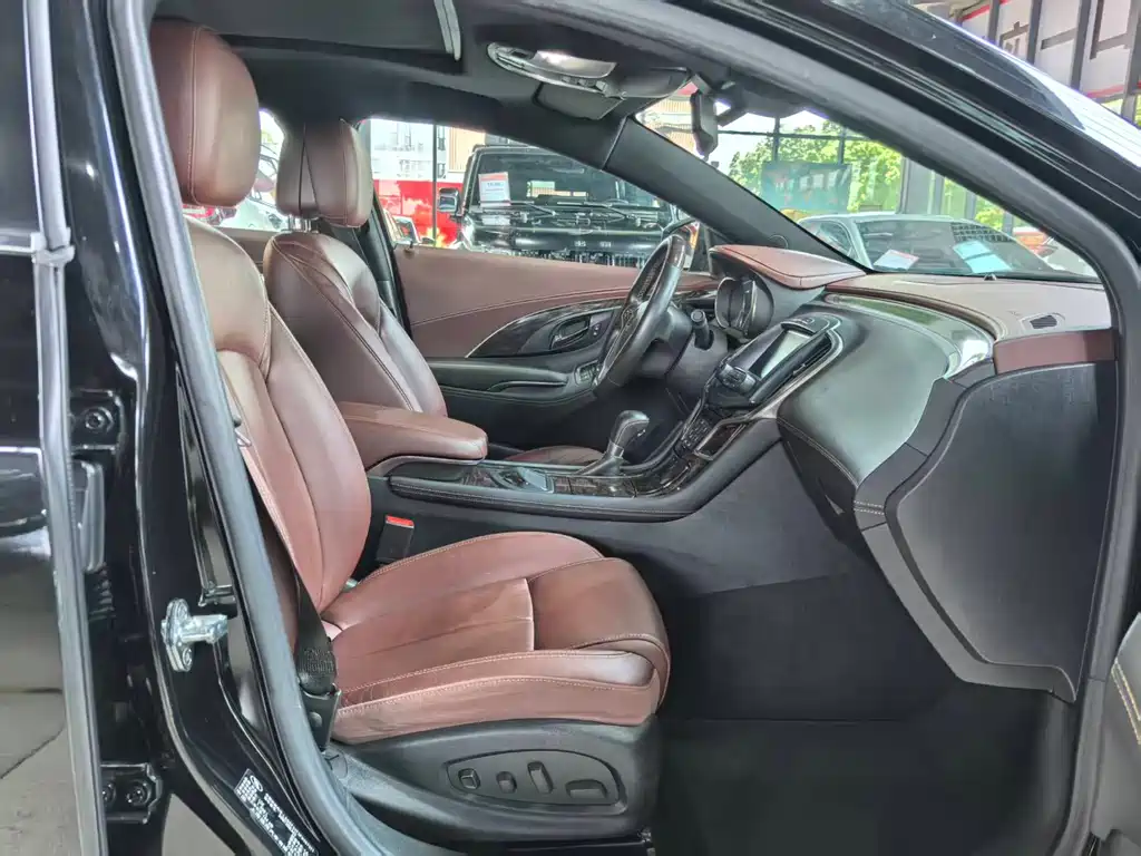 Buick LaCrosse 2015 — фото 9