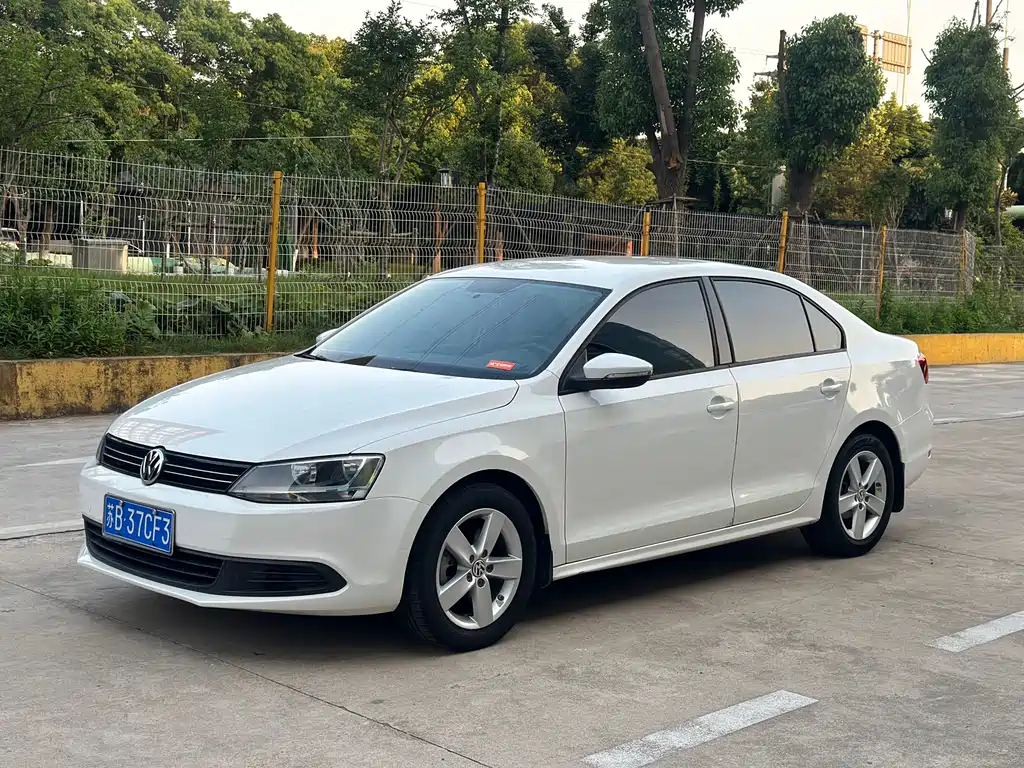 Volkswagen Sagitar 2014