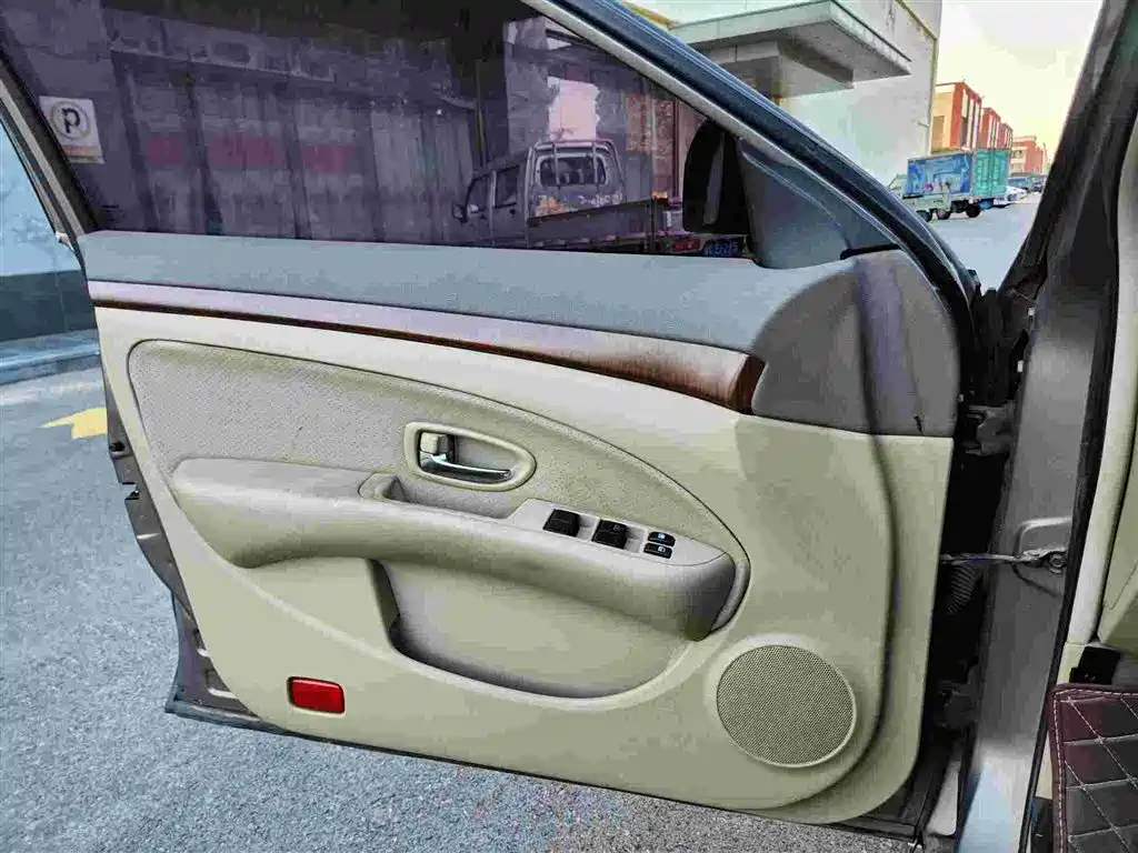 Nissan Sylphy 2010 — фото 17