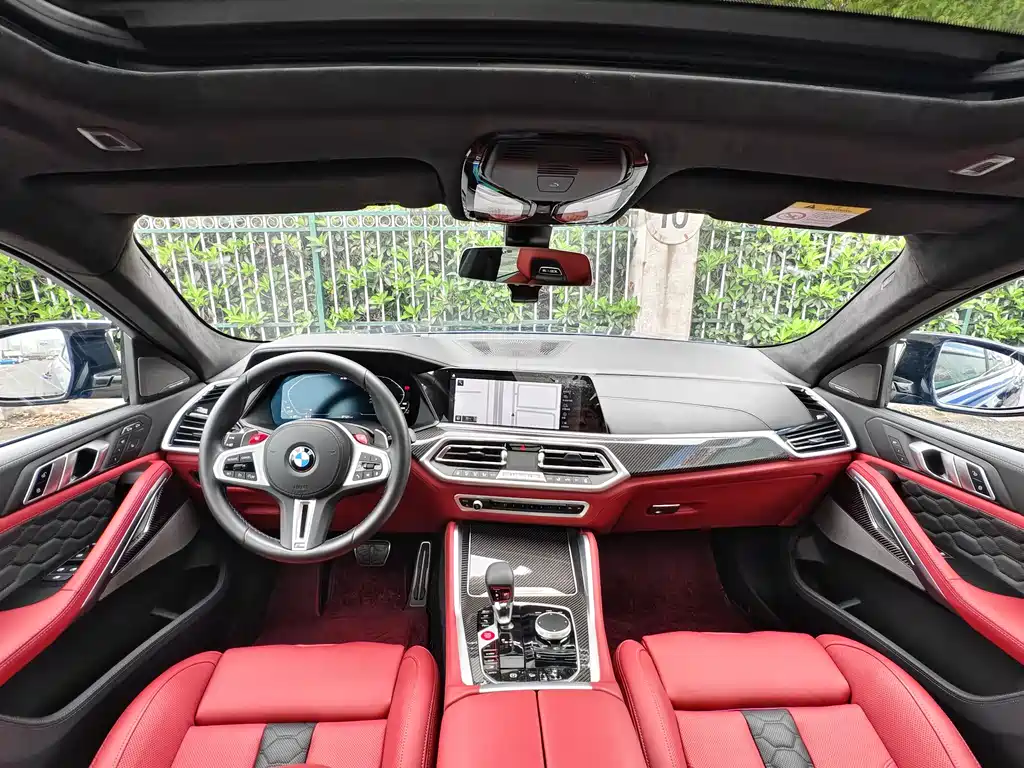 BMW X6 M 2023 — фото 19