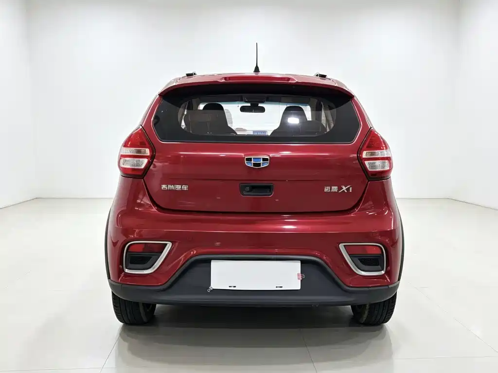 Geely Vision X1 2018 — фото 9