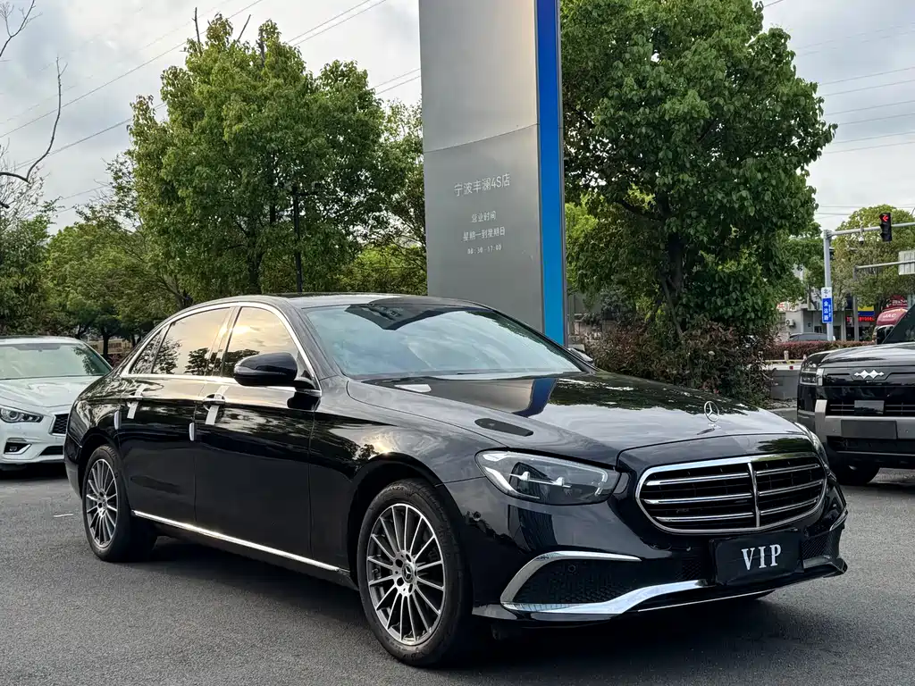 Mercedes-Benz E-Class 2022